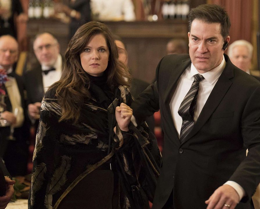 Foto Jeremy Holm, Meghann Fahy