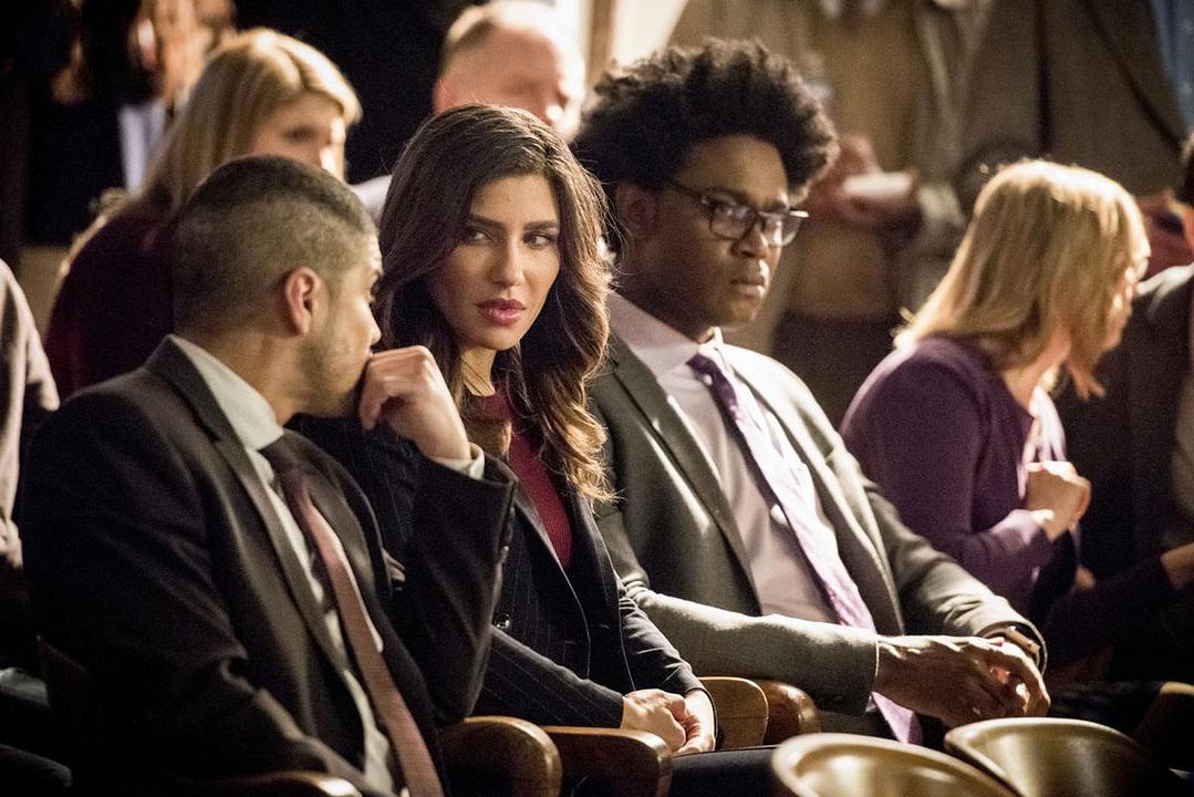 Arrow : Foto Juliana Harkavy