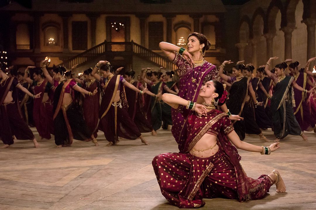 Foto Deepika Padukone, Priyanka Chopra Jonas