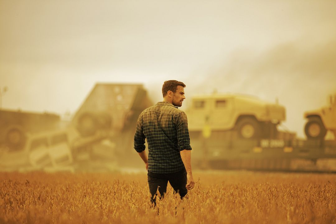 El final de todo : Foto Theo James