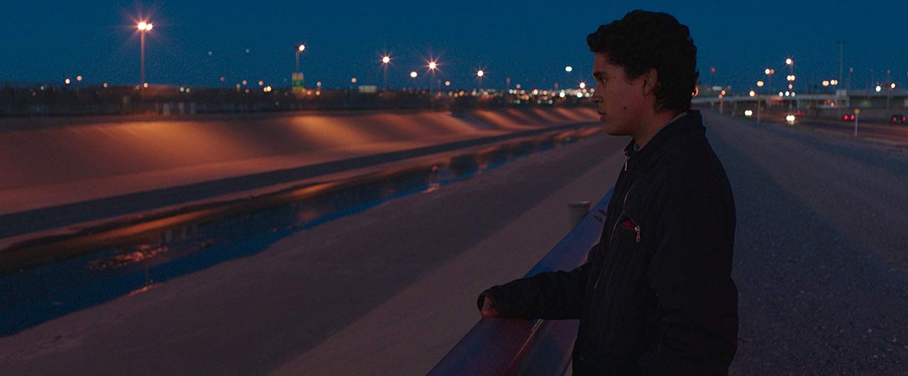 Detrás de la montaña : Foto