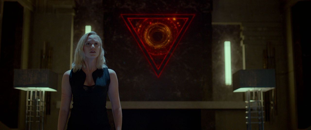 TAU : Foto Maika Monroe