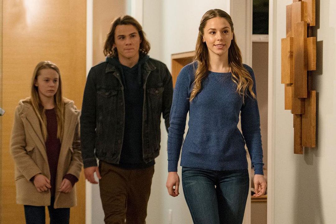 Colony : Foto Isabella Crovetti-Cramp, Alex Neustaedter