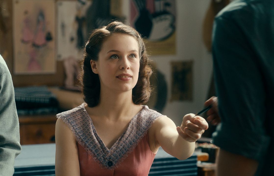 Never look away : Foto Paula Beer