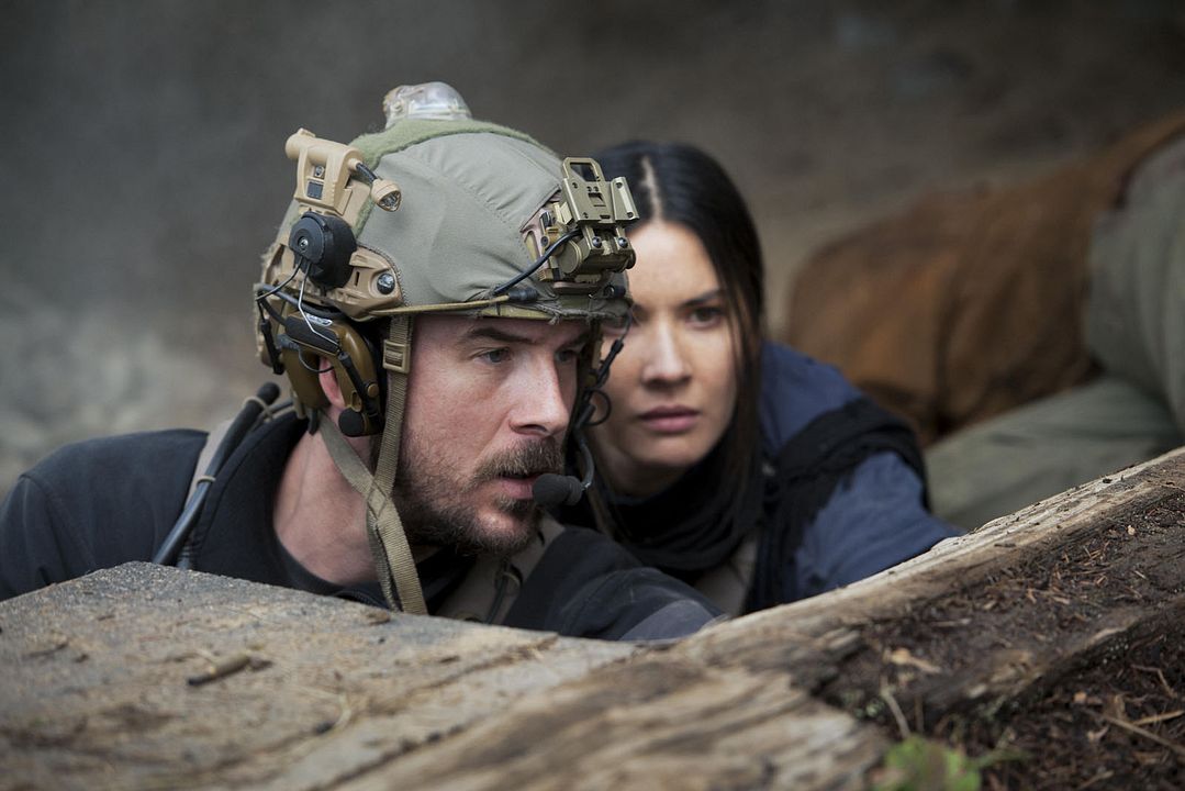 Foto Olivia Munn, Barry Sloane