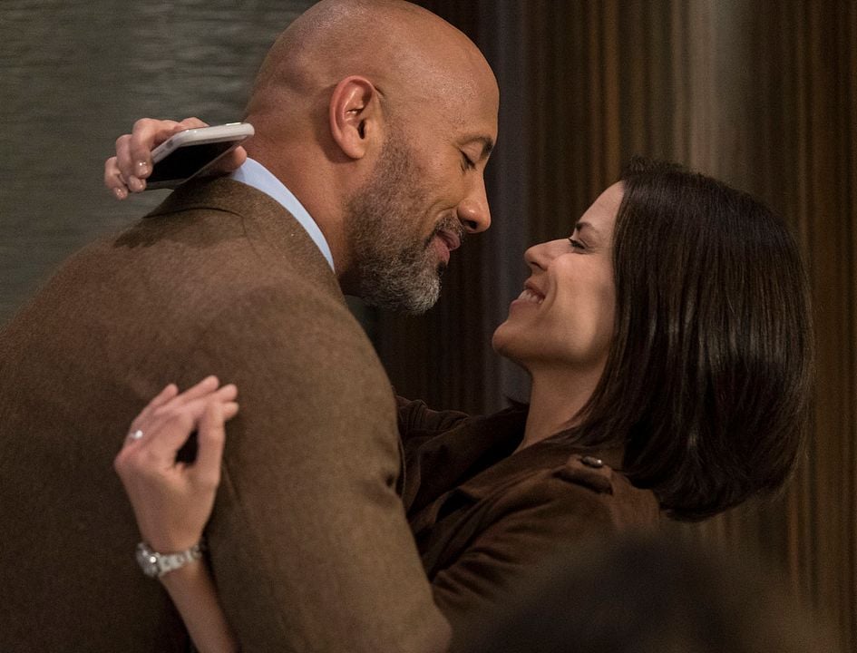 Rascacielos : Foto Dwayne Johnson, Neve Campbell