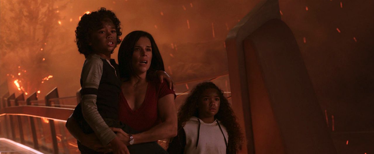 Rascacielos : Foto Noah Cottrell, Neve Campbell