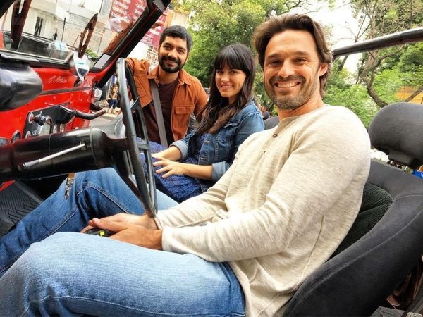 Dibujando el cielo : Cobertura de revista