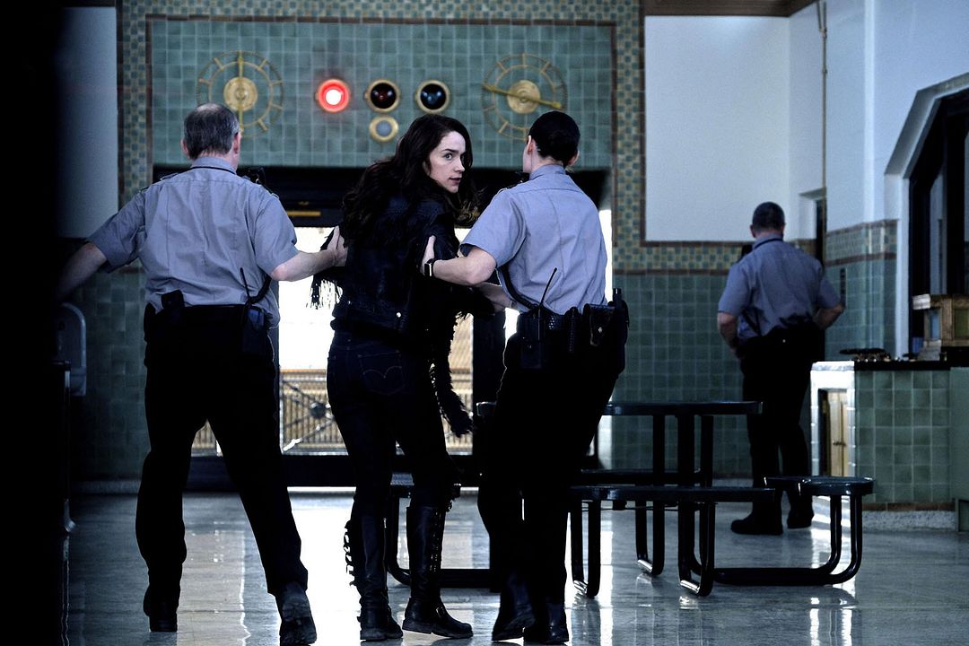 Wynonna Earp : Foto Melanie Scrofano