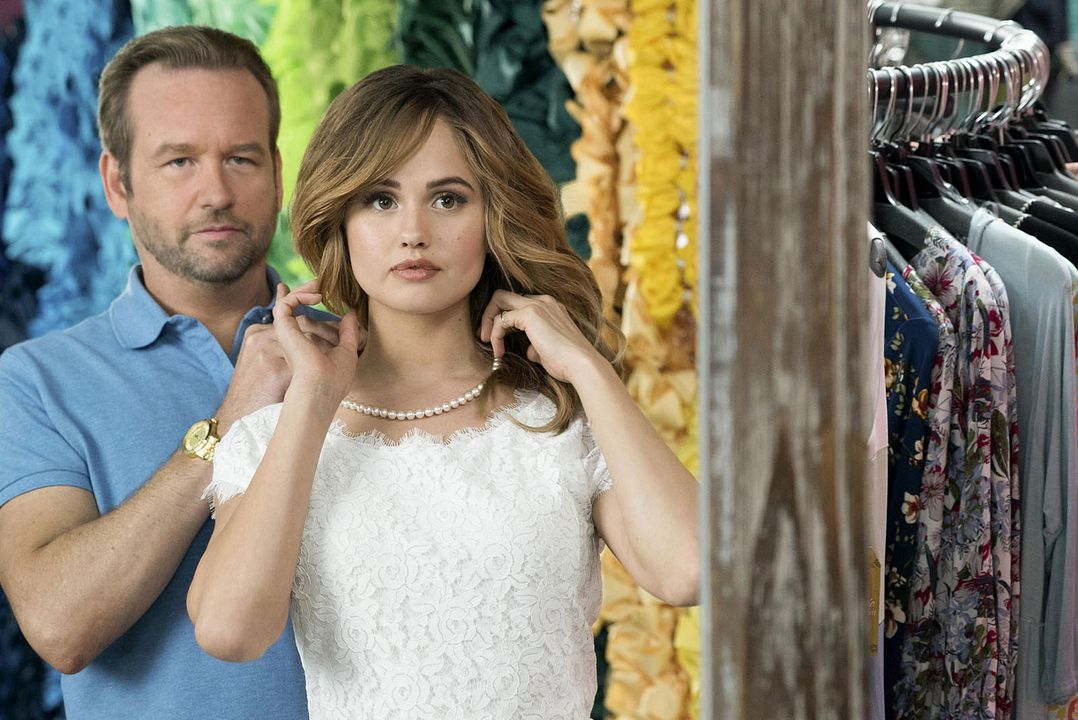 Insatiable : Foto Debby Ryan, Dallas Roberts