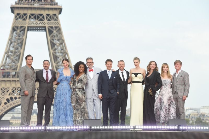 Misión: Imposible - Repercusión : Cobertura de revista Vanessa Kirby, Angela Bassett, Tom Cruise, Christopher McQuarrie, Simon Pegg, Caspar Phillipson, Rebecca Ferguson, Henry Cavill, Michelle Monaghan