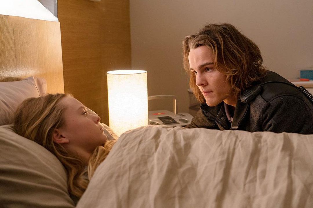 Colony : Foto Isabella Crovetti-Cramp, Alex Neustaedter