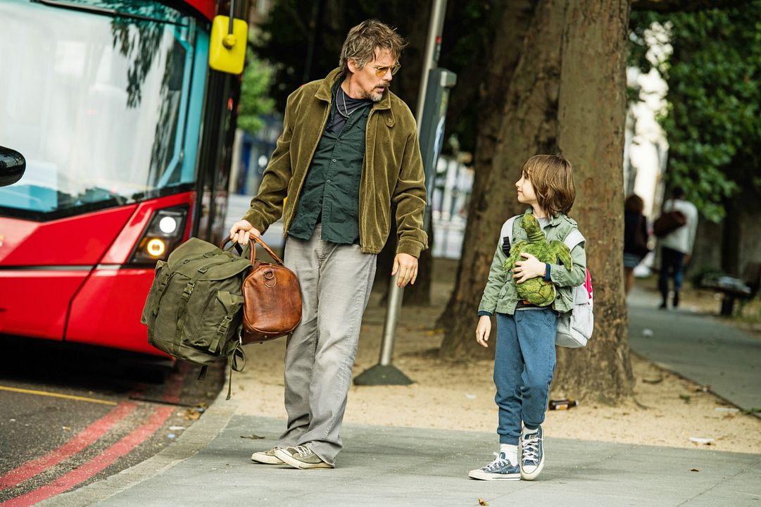 Amor de vinilo : Foto Azhy Robertson, Ethan Hawke