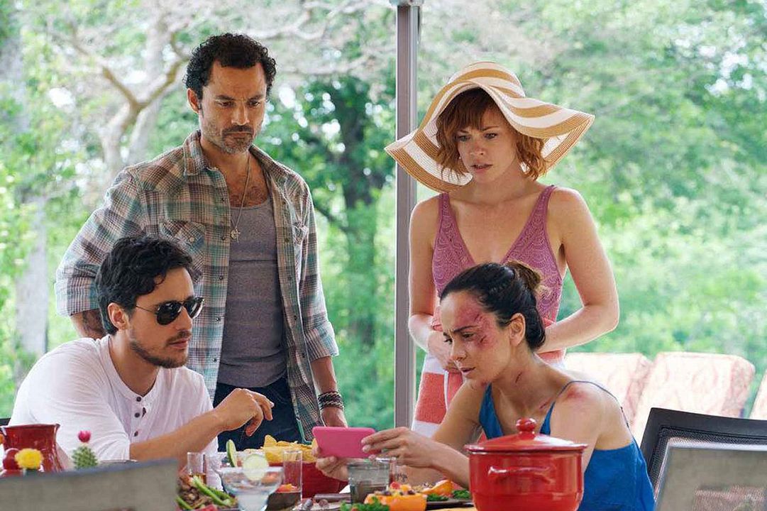 Foto Alice Braga, Peter Gadiot