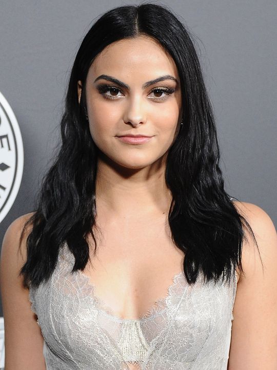 Póster Camila Mendes