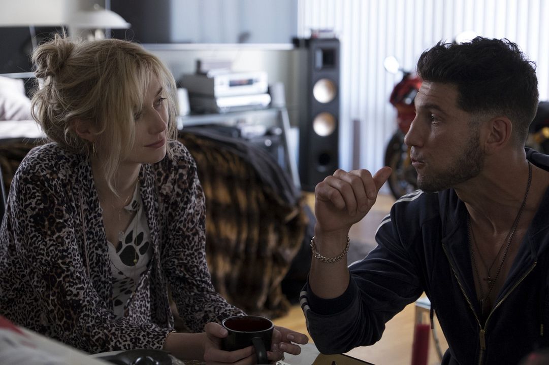 Viudas : Foto Jon Bernthal, Elizabeth Debicki