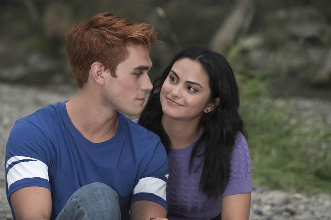 Riverdale : Foto K.J. Apa, Camila Mendes