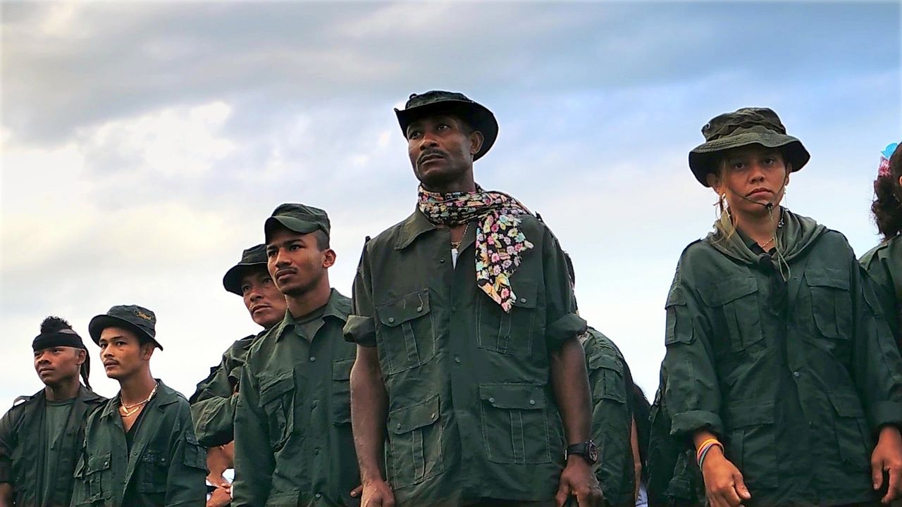 Días y noches entre guerra y paz : Foto