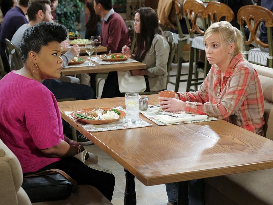 Mom : Foto Yvette Nicole Brown, Anna Faris