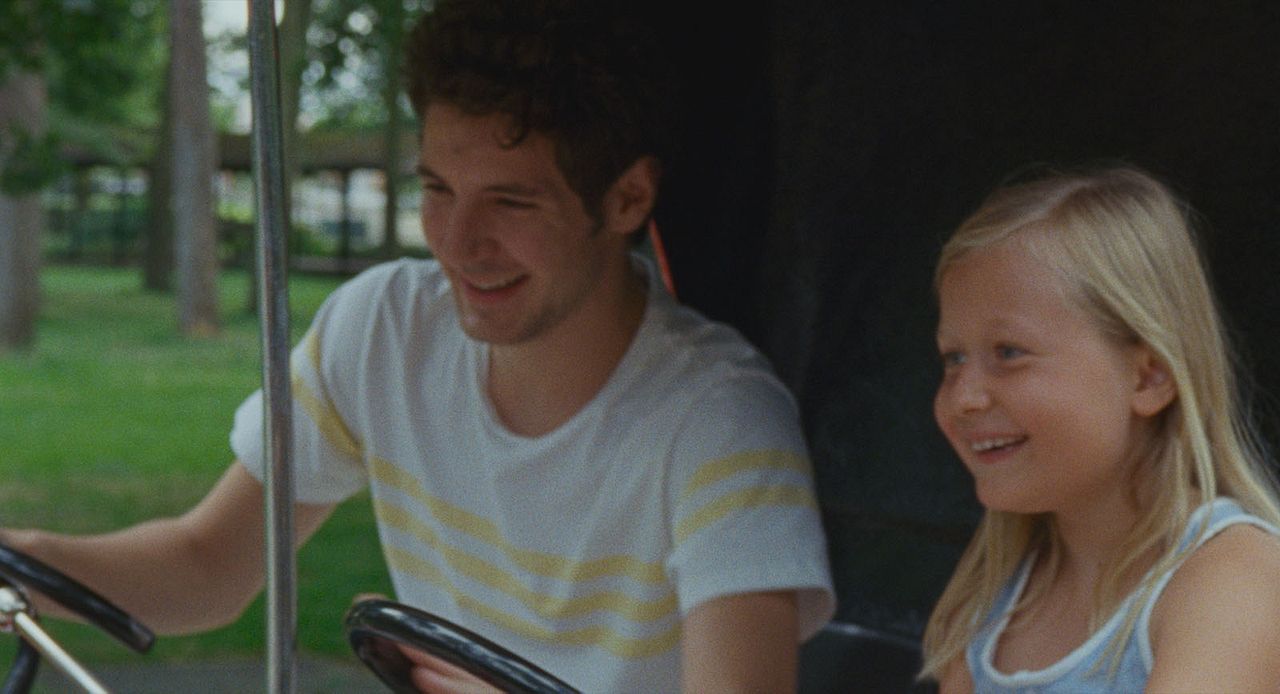 Amanda : Foto Vincent Lacoste, Isaure Multrier