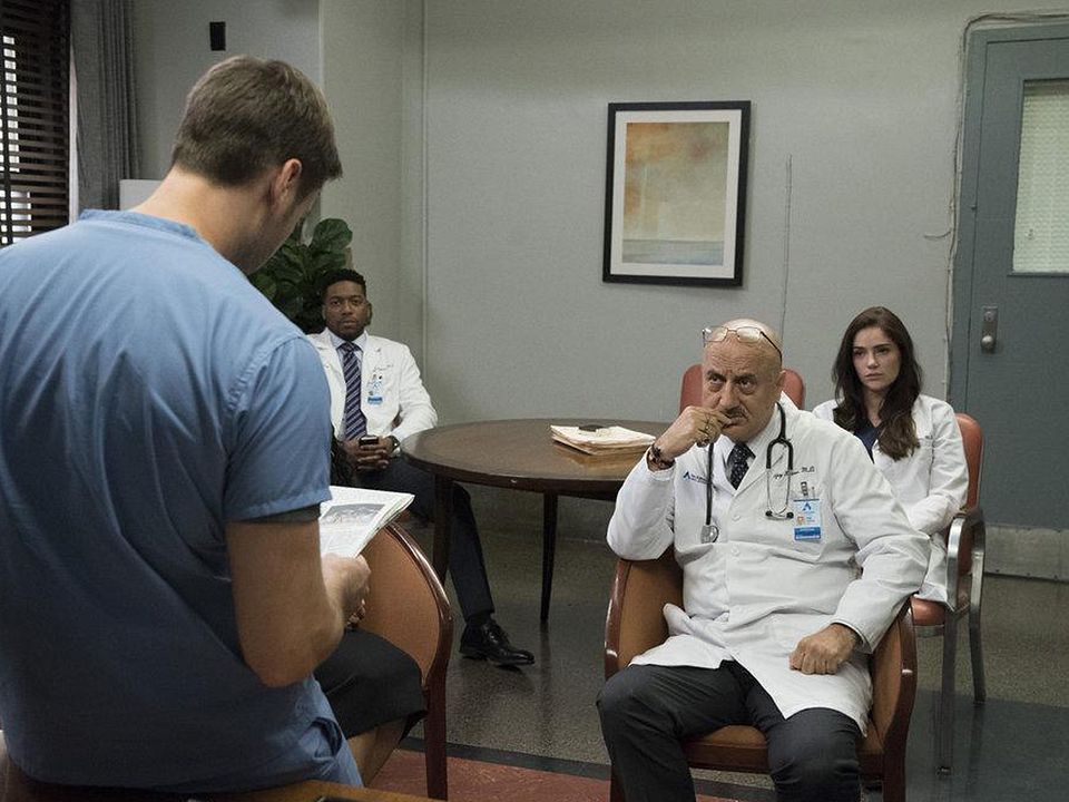 New Amsterdam (2018) : Foto Janet Montgomery, Jocko Sims, Anupam Kher