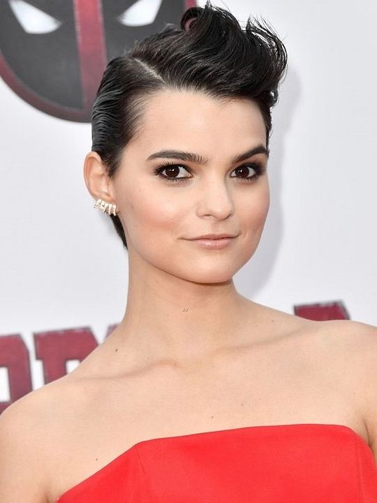 Póster Brianna Hildebrand