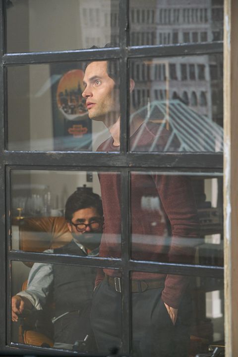 You : Foto Penn Badgley, John Stamos