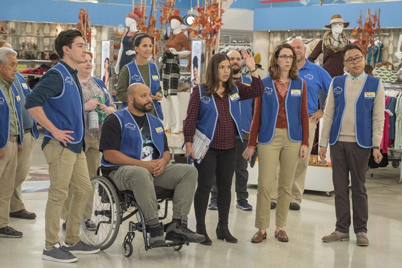 Superstore : Foto Ben Feldman, Nico Santos, America Ferrera