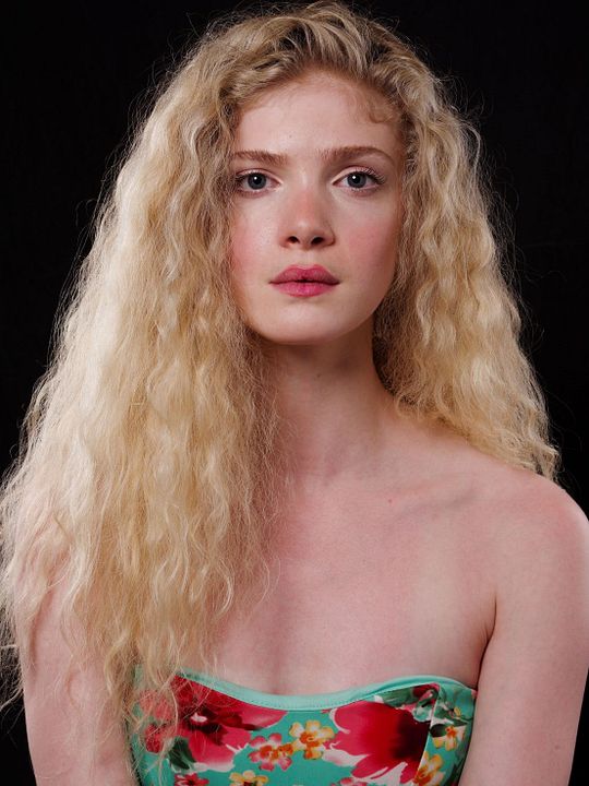 Póster Elena Kampouris