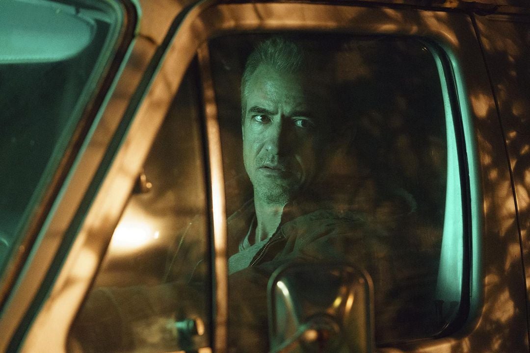 Into The Dark : Foto Dermot Mulroney