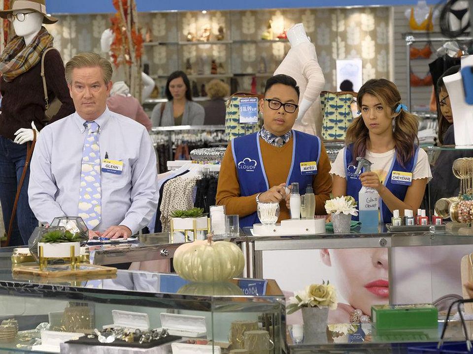 Superstore : Foto Nichole Bloom, Nico Santos