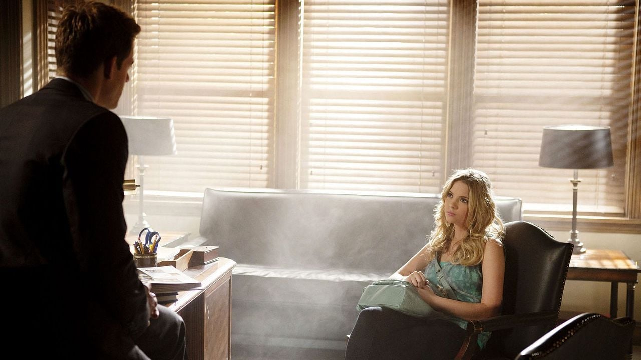 Pretty Little Liars : Póster