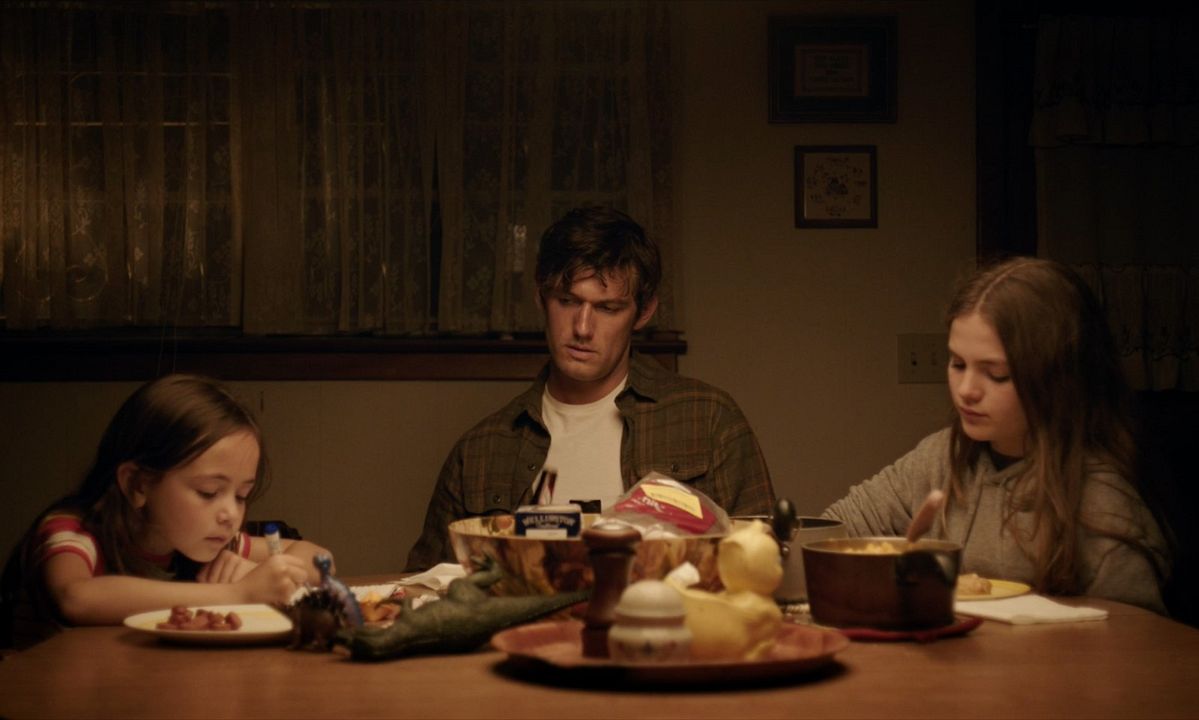 Foto Alex Pettyfer, Chiara Aurelia, Hala Finley