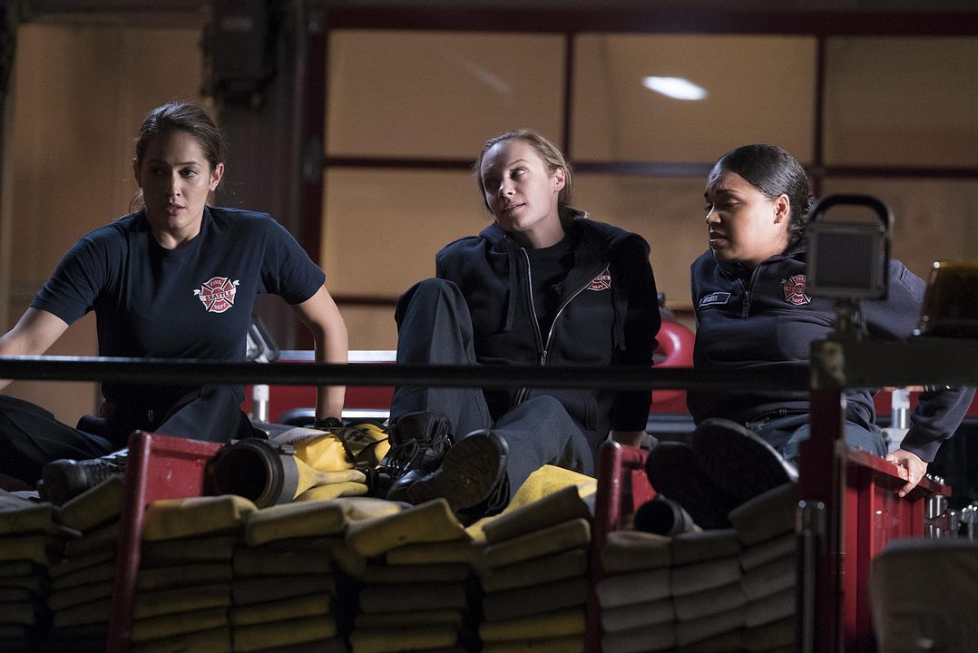 Estación 19 : Foto Danielle Savre, Barrett Doss