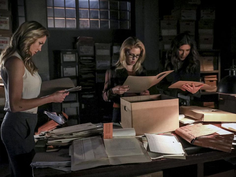 Arrow : Foto Juliana Harkavy, Katie Cassidy