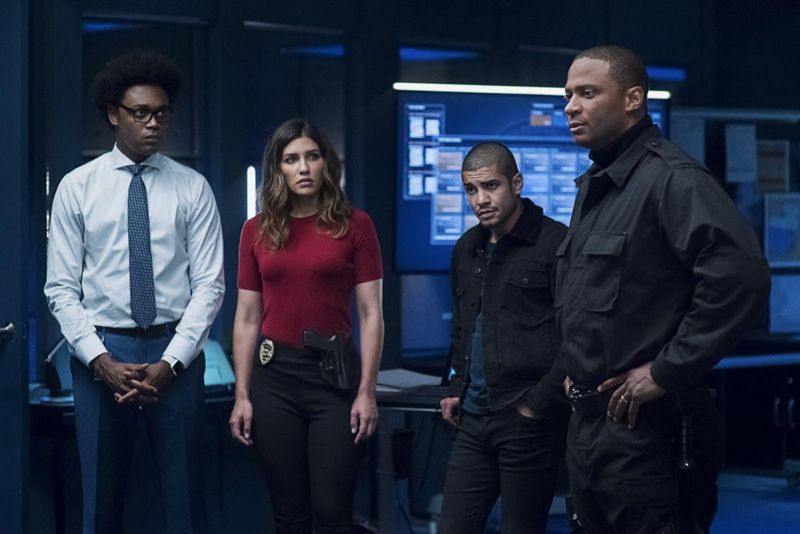 Arrow : Foto Juliana Harkavy