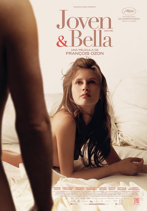 Joven y bella : Póster
