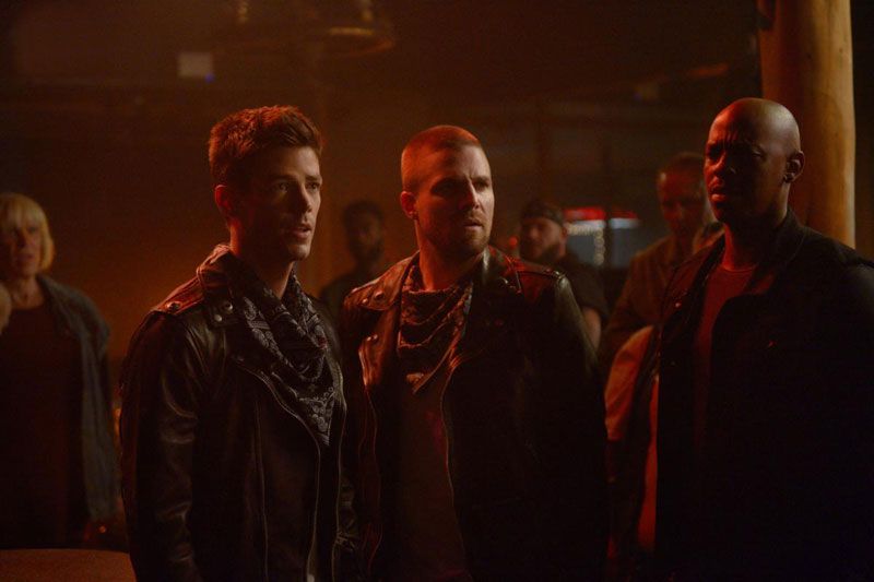 Supergirl : Foto Mehcad Brooks, Stephen Amell, Grant Gustin