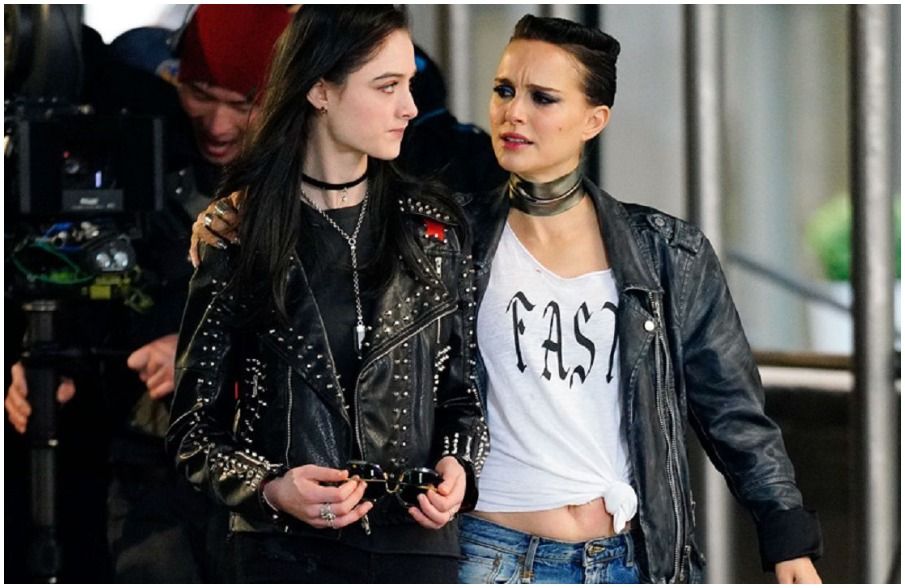 Vox Lux, el precio de la fama : Foto Raffey Cassidy, Natalie Portman