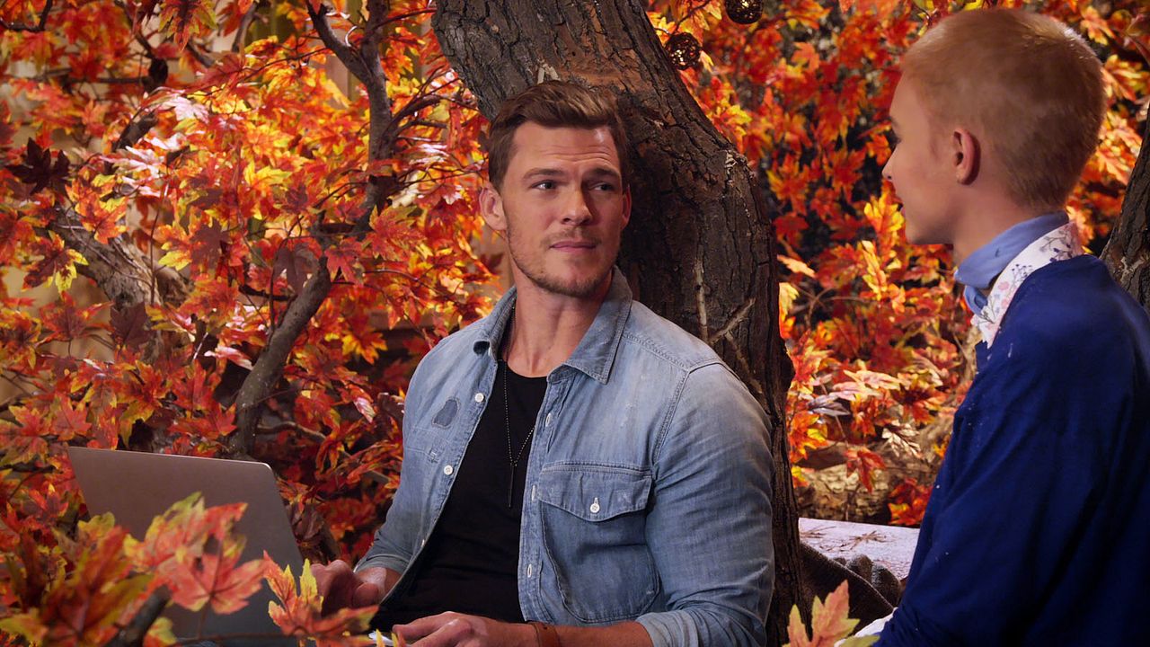 Alexa & Katie : Foto Alan Ritchson