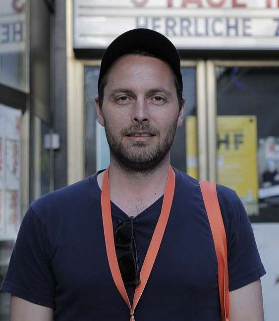 Póster Simon Lereng Wilmont