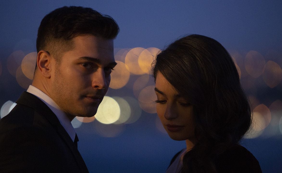 The Protector : Foto Çağatay Ulusoy, Ayça Ayşin Turan
