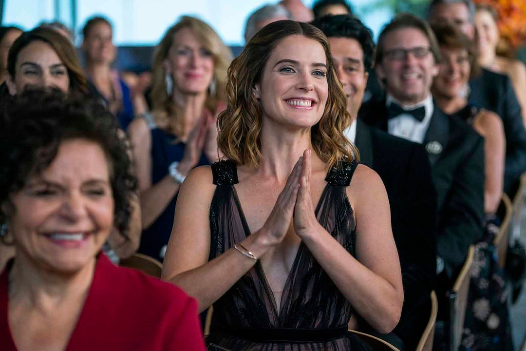 Friends From College : Foto Cobie Smulders