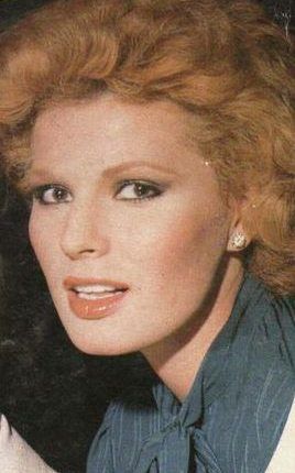 Póster Angelica Chain