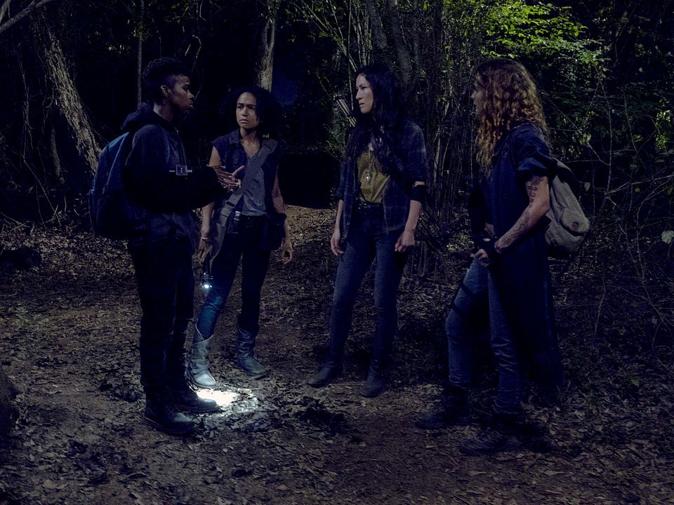 Foto Lauren Ridloff, Eleanor Matsuura, Nadia Hilker