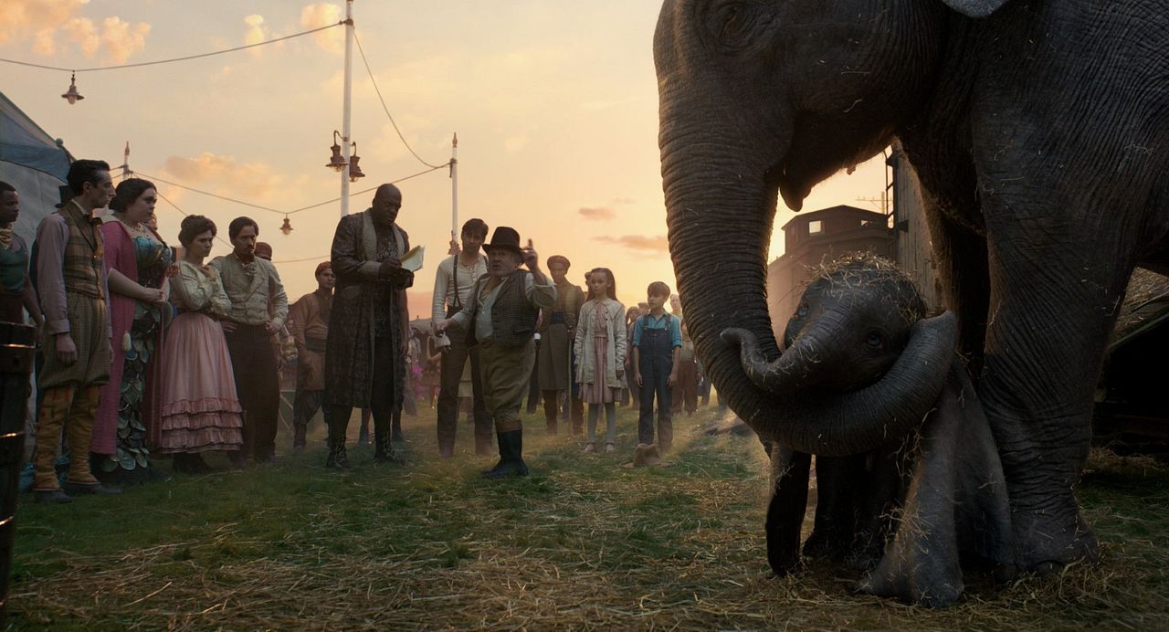 Dumbo : Foto Deobia Oparei, Danny DeVito