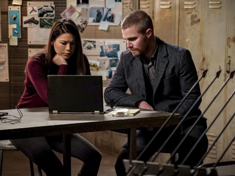 Arrow : Foto Stephen Amell, Sea Shimooka