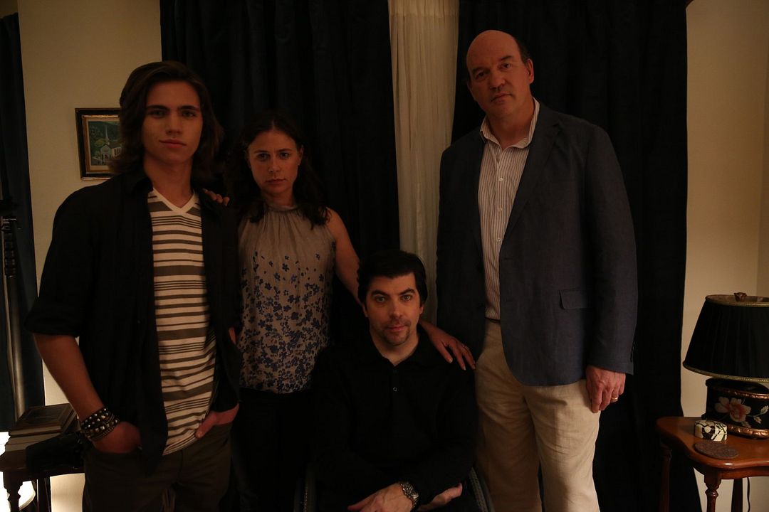 Foto Maura Tierney, John Carroll Lynch, Tanner Buchanan