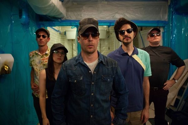 Foto Sam Rockwell, Ben Schwartz, Phoebe Fox