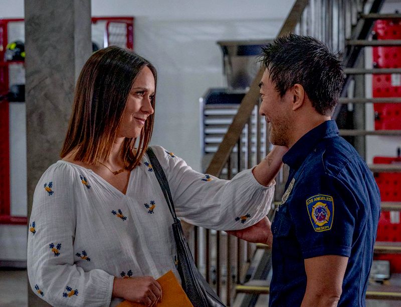 9-1-1 : Foto Kenneth Choi, Jennifer Love Hewitt